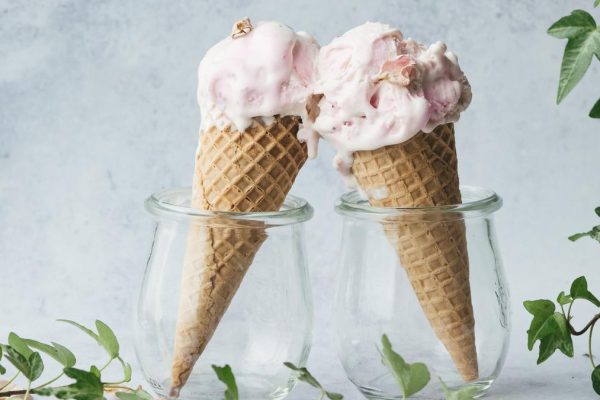 “Kelezatan Es Krim Raspberry Ripple: Sensasi Manis dan Asam”