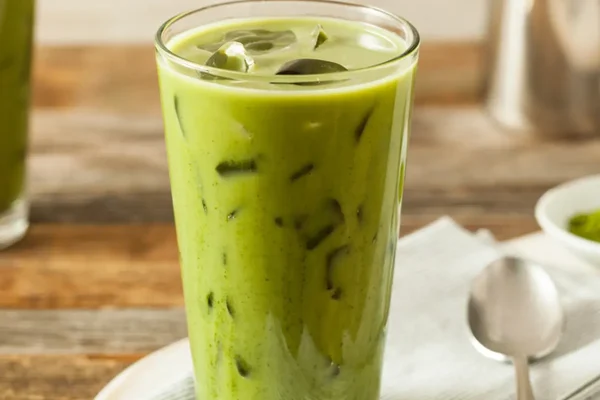 Menikmati Kesegaran Minuman Es Green Tea Latte yang Lezat