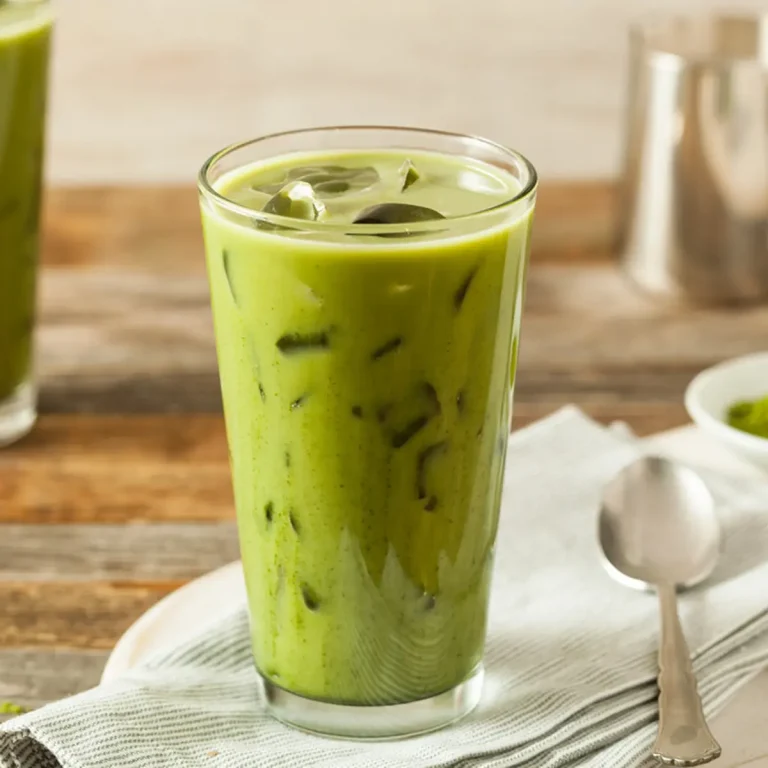 Menikmati Kesegaran Minuman Es Green Tea Latte yang Lezat