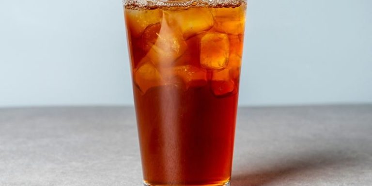 Menikmati Segarnya Minuman Es Teh, Pilihan Favorit Seharian