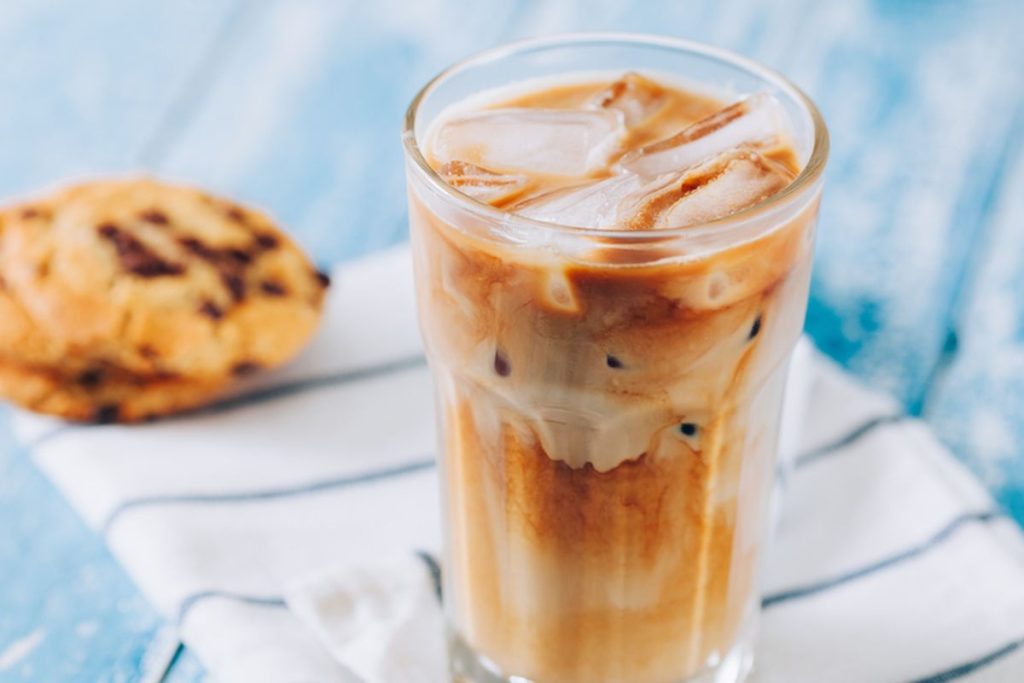 Menikmati Segarnya Minuman Iced Coffee yang Menggoda Selera