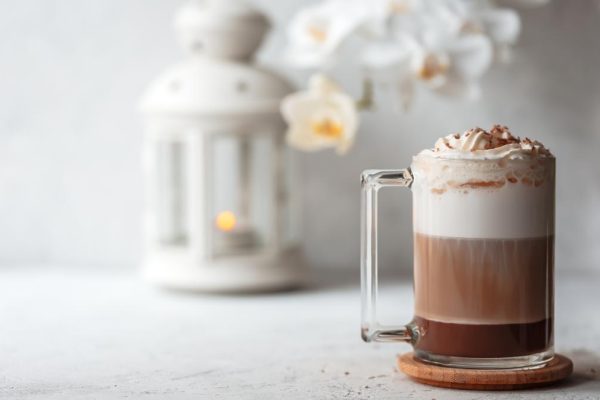 Mengenal Latte Macchiato: Minuman Kopi yang Elegan dan Lezat